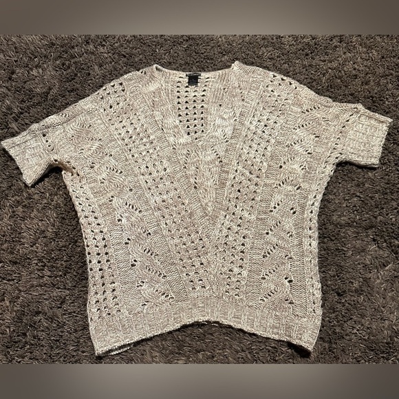 new directions Sweaters - New Directions Beige Knit Size XL Sweater EUC